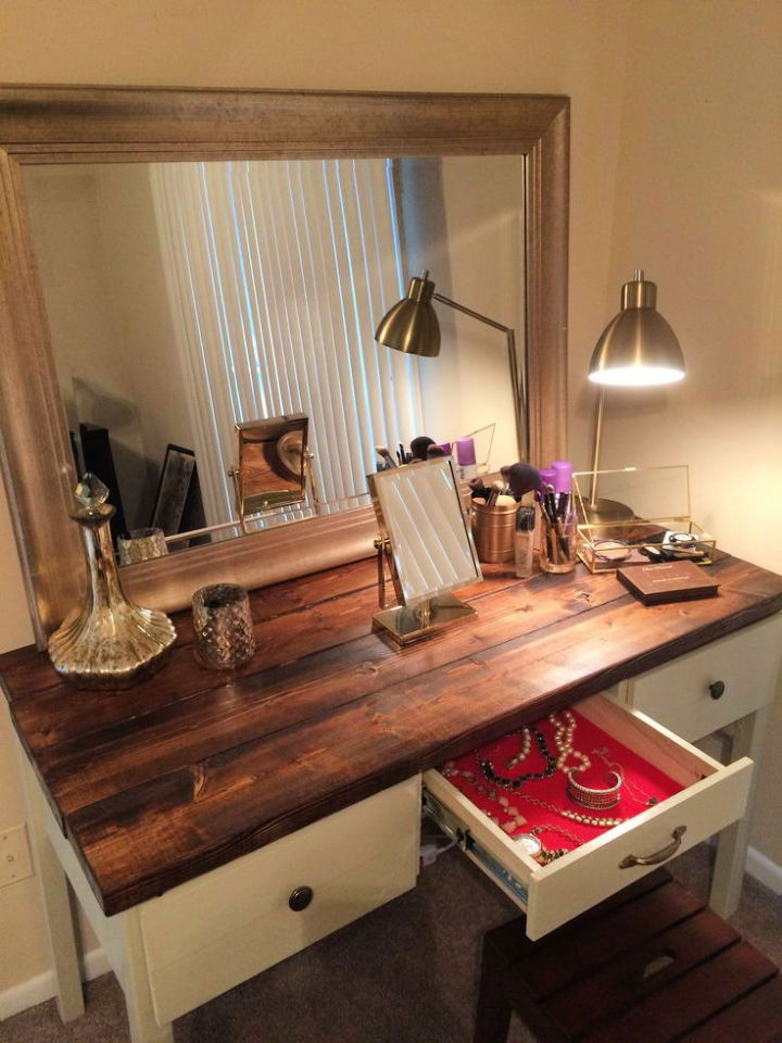 DIY Dream Makeup Vanity