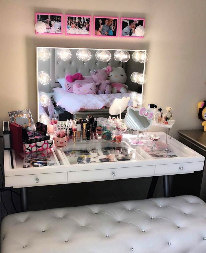 Kitty Havens Makeup Vanity